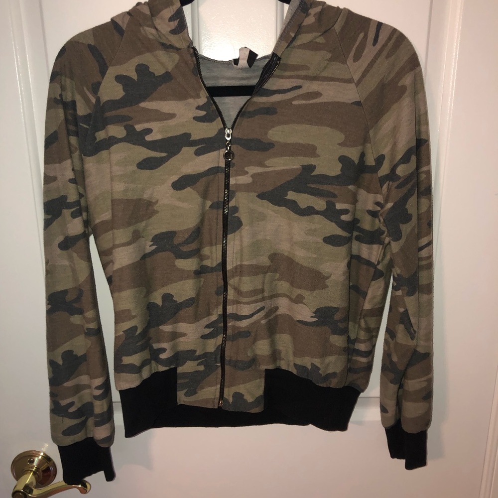 Camouflage zip-up hoodie